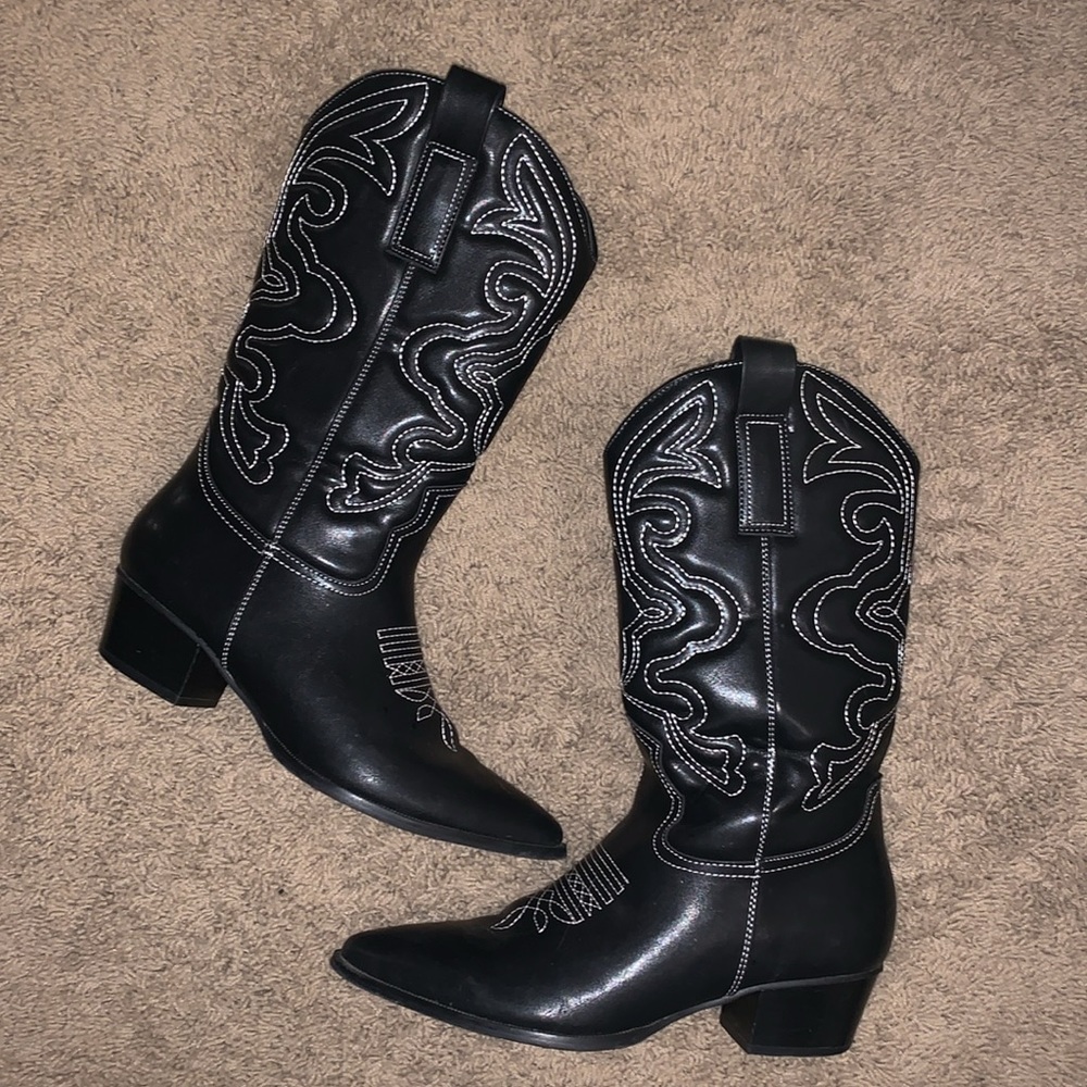 Black boot - Picture 3 of 5